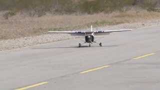 Ajustando la maquina de la Cessna 182