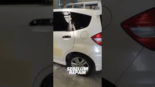 Repair Honda Jazz nih guys! Lecetnya ada di bagian pintu