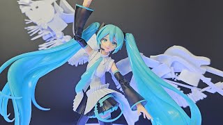 PLAMATEA 16th Hatsune MIKU Before painting / 16주년 하츠네 미쿠 걸프라