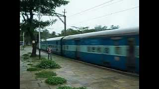 Mumbai CST- Kanyakumari Express passing Khandala - dt 6th July 12