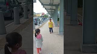 Fawwaz, Yasmine, Ahda Menuju Stasiun MRT Kuala Lumpur Malaysia