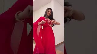 Sreemukhi Dance || Nallanchu Thellacheera 🥰 Mr Bachchan @MadhuVarshi1