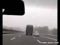 China highway chase : Truck Vs Police