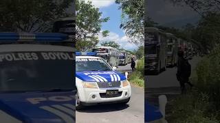 rombongan bis berangkat di kawal polisi #bis #busmania #bus #bismania #telolet #buspariwisata