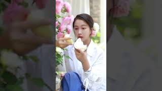 路边捡的椰子居然是“椰宝”，也是这辈子最难砍的椰子了#fruit #云南 #我的乡村生活 #shorts