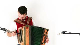 Trompetenecho - Steirische Harmonika (mit Selfiestick gespielt)