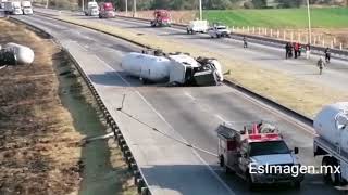 Una pipa de gas se volcó en la autopista Arco Norte a la altura de San Lucas Atoyatenco