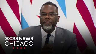 Mayor Brandon Johnson holds roundtable discussion on crime fighting efforts in Chicago