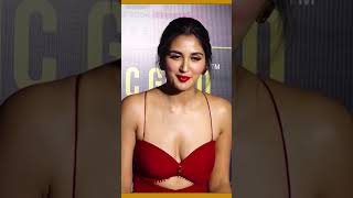 nikita dutta hot cleavage boobs #48