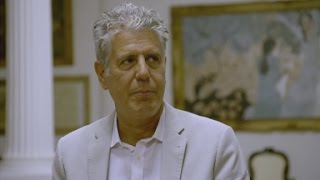 Anthony Bourdain tries a traditional Vietnamese dish (Parts Unknown)