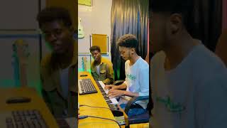 ክርስቲያን መዝሙር  ፣ እመኑ በእርሱ። Christian Gospel song Emenu bersu.