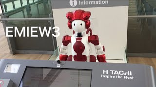 Talking with Robot “EMIEW3” at Takanawa Gateway Station