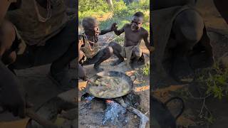 Wow 😲😳‼️This is incredible delicious food Hadza Old man fight for it#food #hadzabetribe #africa