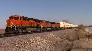 Westbound BNSF “Q” Blast Over the 25th Rd Crossing Outside Ransom, IL!!!