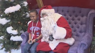 Watch Signing Santa Spend Quality Time With Hearing-Impaired Children