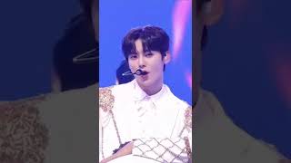 2020 라이브온 - 2022 환혼 드라마 촬영장에서 활활 춤추는 민현이~ #황민현 #워너원 #Minhyun #Shorts