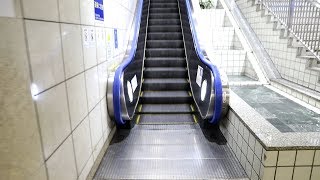 【東芝製】広島駅南口地下広場　降りエスカレーター