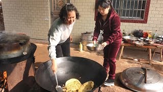 河南妈妈在湖南农村做一道北方特色面食，刚出锅馋的众人口水直流 【泥土的清香】