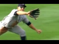 Brett Gardner lays out to make a great snag