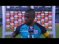 Enner Valencia no entiende lo que le preguntan en portugués