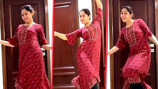 Sayesha Stunning Hot Dance For yuvarathnaa Song | Sayyeshaa | Teddy | Arya