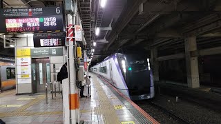 E353 S119編成 特急かいじ51号竜王行が立川駅6番線に入線するシーン