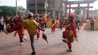 20190302台南新營太子宮進香團#台中沙鹿鹿寮萬春宮中壇元帥萬教帝君聖駕#太子乩童操五法寶參禮#神童濟公神將參禮動作純熟真讚#清水三凰壇八家將