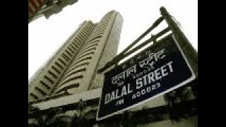 Sensex advances 100 points, Nifty tops 9,050