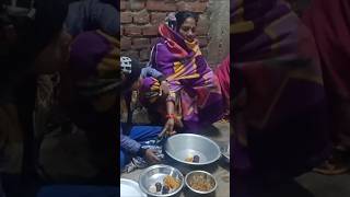 गरीब है तो क्या मेहनत का खाते हैं #song #villagevlogs#funny