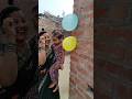 Lam no bong bay nhan qua bat ngol Burst balloons to receive surprise #sh