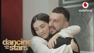 Enxhi Nasufi rrëfen emocionet e takimit të prindërve pas 20 vitesh në DWTS