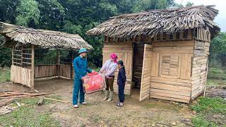 A kind police officer helps a single mother in need and assists her in building a small house.