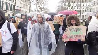 « La 4A on n’en veut pas ! » : à Paris, les internes dans la rue pour exiger le report de la réforme