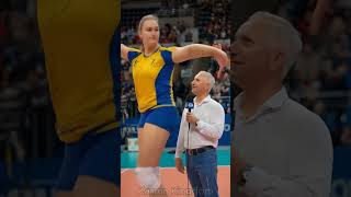 ¡Esta jugadora de voleibol dejó a todos sin palabras con su baile!#voleibol #shorts #bailedeportivo