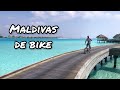 Andando de bicicleta nas Maldivas 😍