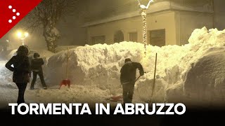 Tormenta di neve in Abruzzo: Campo di Giove sommersa, disagi tra Roccaraso e Sulmona