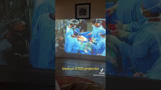 Vankyo V700 projector