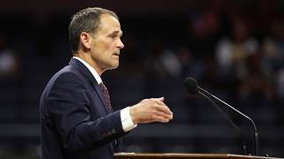 Jim Ryan speaks at UVA’s Class of 2026 Valedictory Exercises
