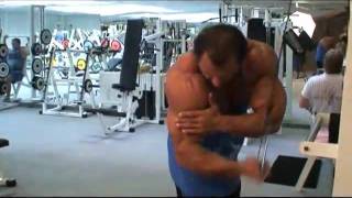 Bodybuilder Pavol Jablonicky triceps
