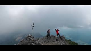 Ascension de la Pointe d'Arcalod (2217m) vu par un drone