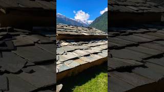 Timeless Elegance: 🏡 Old Himalayan Houses in Vashisht, Where Stone Roofs Touch the Sky 🌨️#vashisht