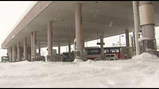 なんと2日間で“60センチ超”－岩見沢市の大雪 路線バス一部運休で利用者の待ち時間は「1時間半ぐらい…授業に間に合わない」 JRの駅も線路に不具合発生で運休 北海道で局地的な雪