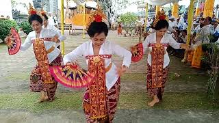 Sekaa Stri Sawitri ngatur ngayah Tari Legong Bandhodayaditya ring Pure Kutai Kalimantan Timur  🙏🙏🙏