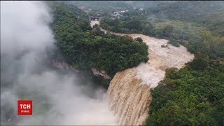 Найбільший водоспад Китаю збільшився удвічі через тривалі опади у регіоні