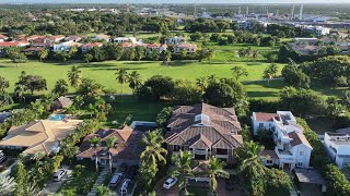 7 bedrooms villa on the golf, private beach access