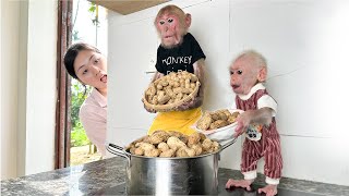 Bibi surprised mom by boiling peanuts for Lala to enjoy!