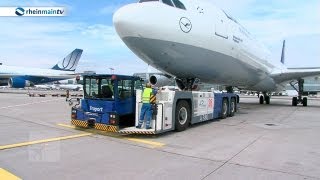 Rund um den Airport: Airport auf Rädern - Der Flugzeugschlepper