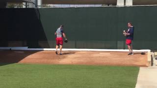 Minnesota Twins closer Glen Perkins throws his first bullpen of 2017.