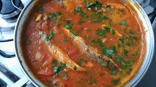 Peixe ensopado delicioso rápido e fácil!