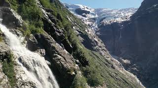 Kjenndalen med Kjenndalsbreen (Kjenndalen Glacier)